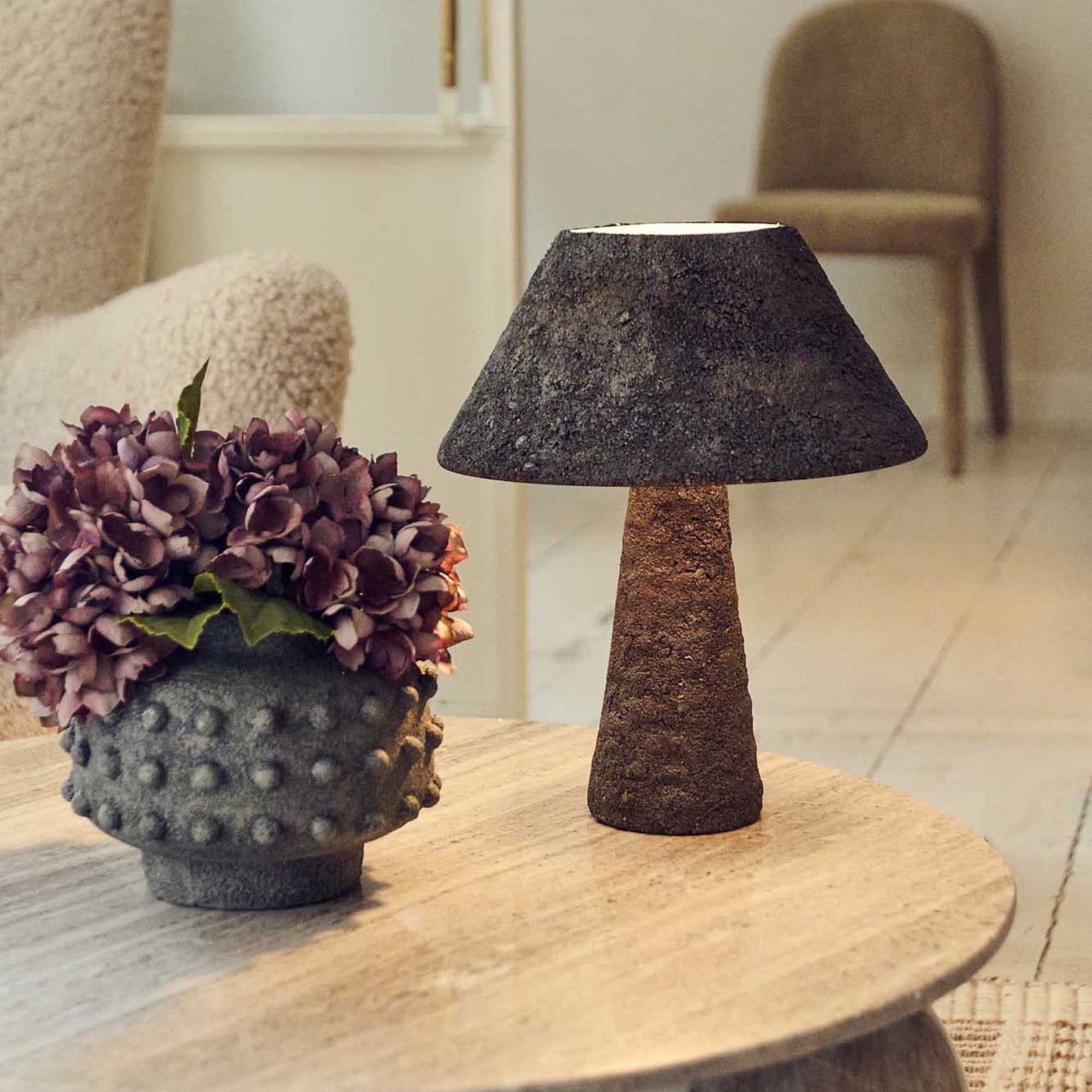 NEBULA CONCRETE TABLE LAMP