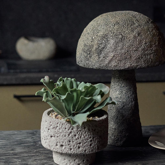PLUTO CONCRETE TABLE LAMP