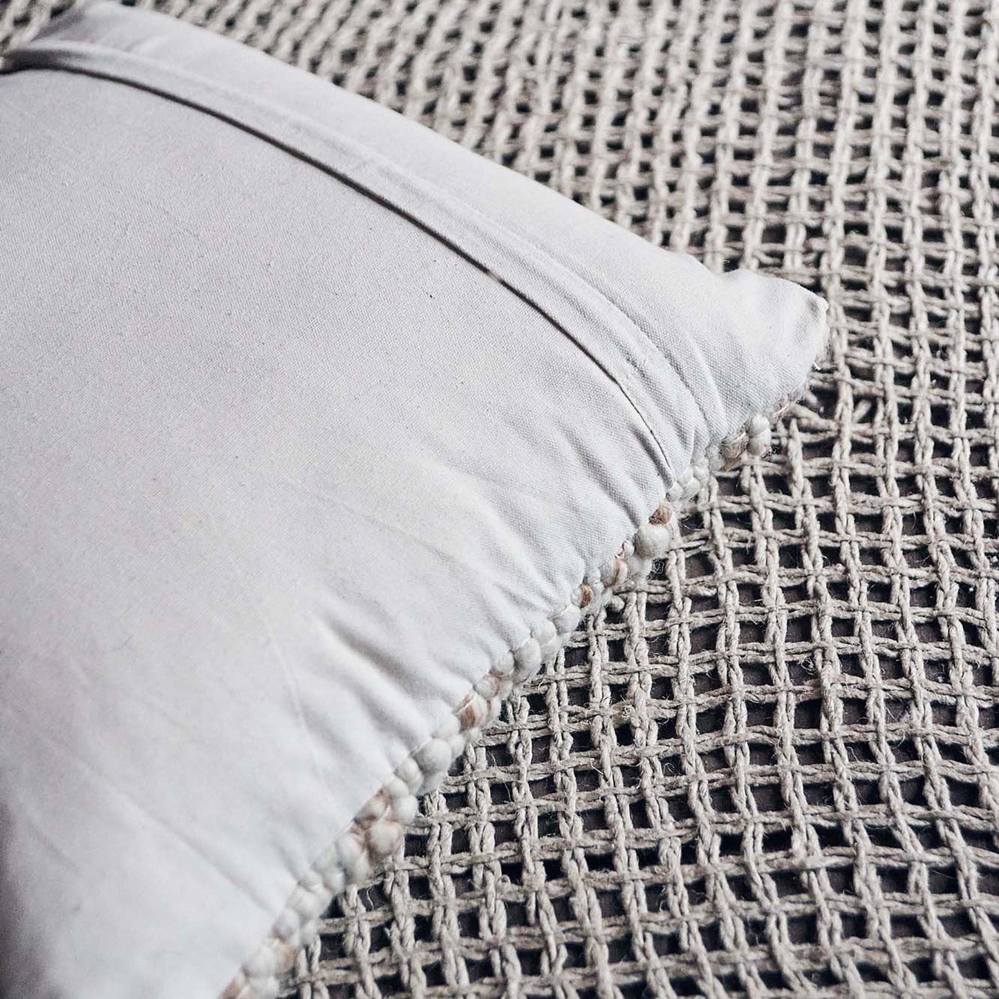 LANDO TEXTURED CUSHION