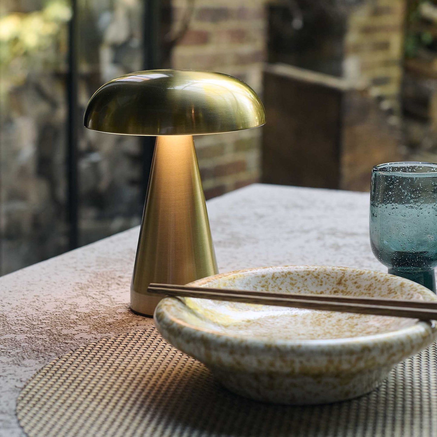 ZENITH PORTABLE TABLE LAMP, GOLD